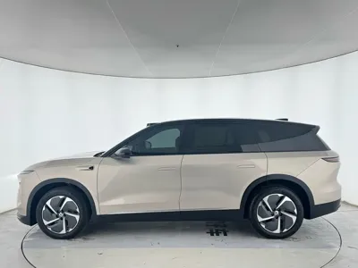 Nio ES8 2024, 37000 км, за 29933.62 USD