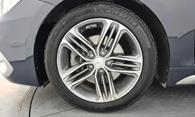 Hyundai Grandeur 2017, 117380 км, за 8402.26 USD