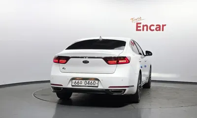 Kia K7 2016, 186030 км, за 5382.7 USD