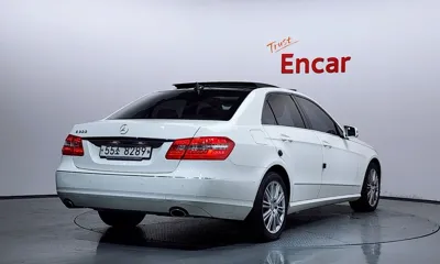 Mercedes-Benz E-Class 2012, 81331 км, за 4940.52 USD