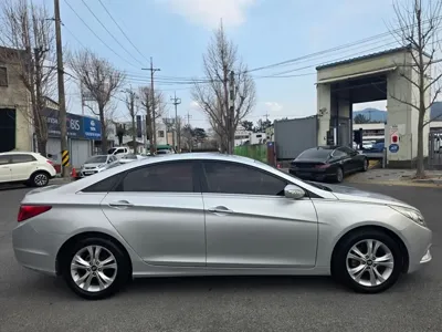 Hyundai Sonata 2010, 183303 км, за 2276.87 USD