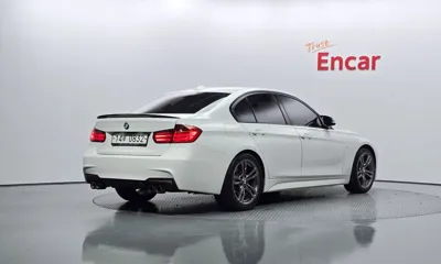BMW 3-Series 2015, 105875 км, за 9787.17 USD