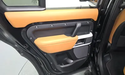 Land Rover Defender 2023, 72373 км, за 49166.34 USD - фото 25