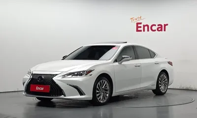 Lexus ES · 2021 год