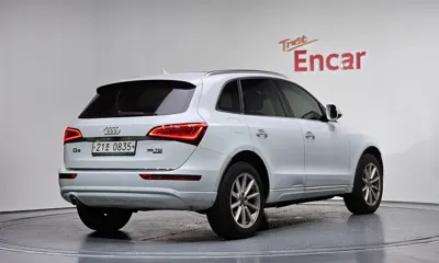 Audi Q5 2016, 96111 км, за 10358.31 USD
