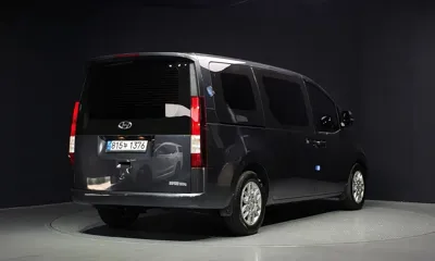 Hyundai Staria 2022, 100888 км, за 13355.06 USD