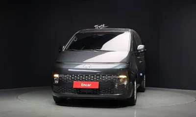 Hyundai Staria 2022, 100888 км, за 13355.06 USD