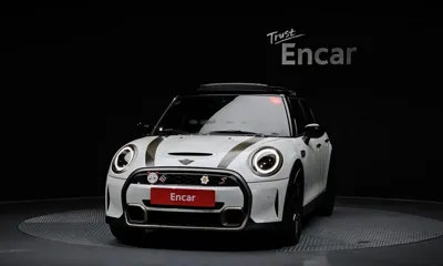 MINI Cooper 2023, 19412 км, за 17395.3 USD