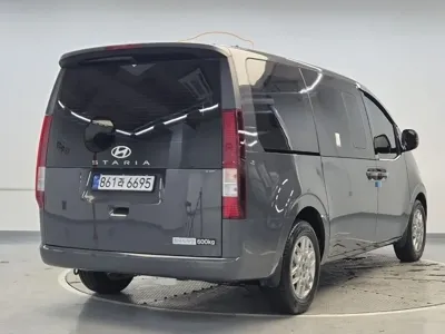 Hyundai Staria 2025, 9474 км, за 22581.07 USD