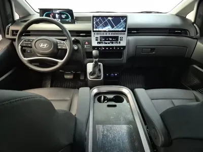 Hyundai Staria 2025, 9474 км, за 22581.07 USD