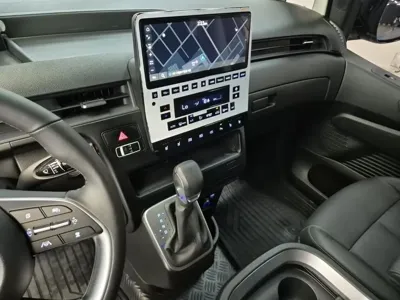 Hyundai Staria 2025, 9474 км, за 22581.07 USD - фото 7
