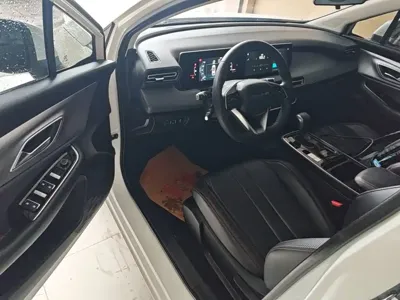BAIC U5 Plus 2023, 25600 км, за 5913.08 USD - фото 16