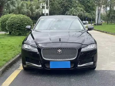 Jaguar XFL 2017, 90000 км, за 10506.21 USD