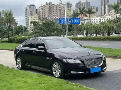 Jaguar XFL 2017, 90000 км, за 10506.21 USD