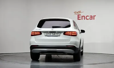 Mercedes-Benz GLC-Class 2019, 24999 км, за 19478.84 USD