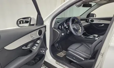Mercedes-Benz GLC-Class 2019, 24999 км, за 19450.97 USD - фото 10