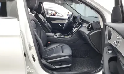 Mercedes-Benz GLC-Class 2019, 24999 км, за 19450.97 USD - фото 11
