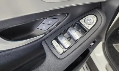 Mercedes-Benz GLC-Class 2019, 24999 км, за 19450.97 USD - фото 30