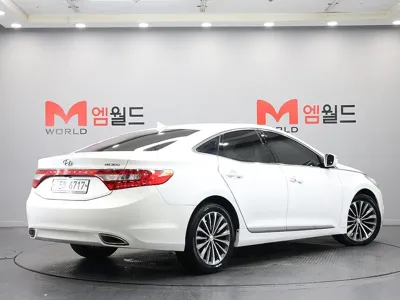 Hyundai Grandeur 2014, 153869 км, за 3610.35 USD