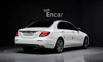 Mercedes-Benz E-Class 2019, 126190 км, за 19160.88 USD
