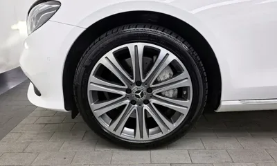 Mercedes-Benz E-Class 2019, 126190 км, за 19160.88 USD
