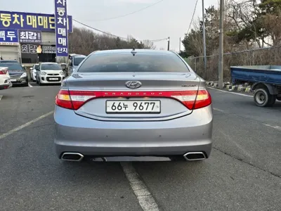 Hyundai Grandeur 2015, 91221 км, за 5616.12 USD