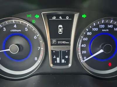 Hyundai Grandeur 2015, 91221 км, за 5616.12 USD - фото 12