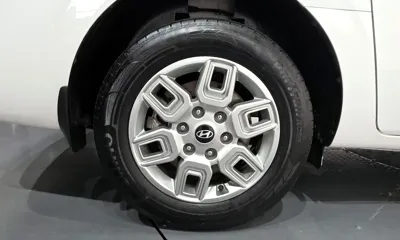 Hyundai Staria 2022, 33025 км, за 15142.71 USD