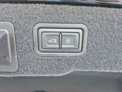 Audi A8 2023, 14901 км, за 60955.76 USD - фото 20