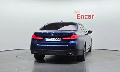 BMW 5-Series 2021, 30341 км, за 26483.42 USD
