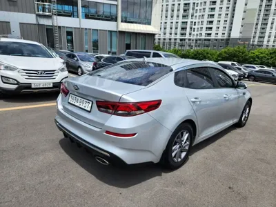 Kia K5 2019, 197071 км, за 4688.41 USD