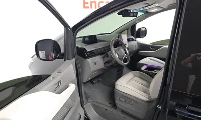 Hyundai Staria 2024, 63812 км, за 22646.71 USD - фото 10
