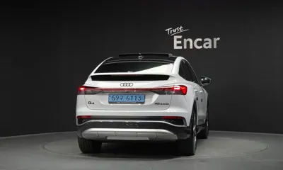Audi Q4 e-tron 2023, 20202 км, за 28928.03 USD