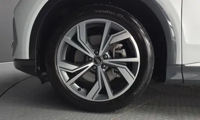 Audi Q4 e-tron 2023, 20202 км, за 28928.03 USD