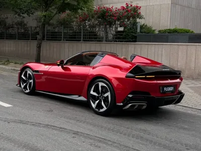 Ferrari 12 Cilindri 2025, 920 км, за 571090.99 USD