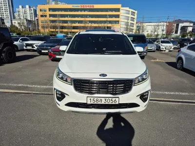 Kia Canival · 2020 год