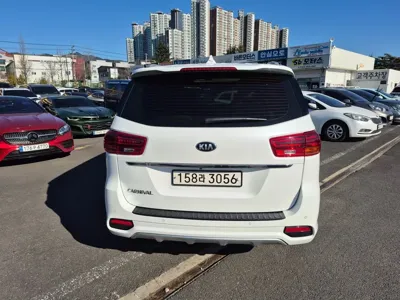 Kia Canival 2020, 80800 км, за 12936.35 USD