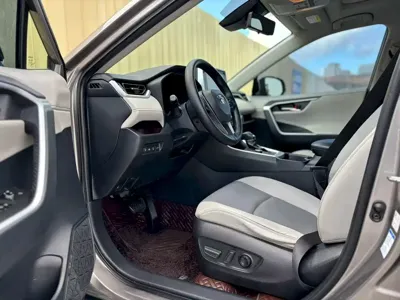 Toyota RAV4 2020, 80000 км, за 16178.21 USD