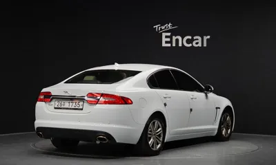 Jaguar XF 2013, 177043 км, за 2824.49 USD