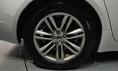 Jaguar XF 2013, 177043 км, за 2824.49 USD