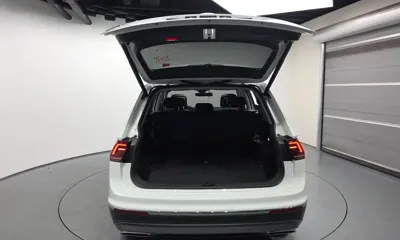 Volkswagen Tiguan 2020, 106185 км, за 14106.48 USD - фото 20