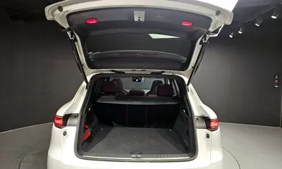 Porsche Cayenne 2019, 39758 км, за 48761.14 USD - фото 20