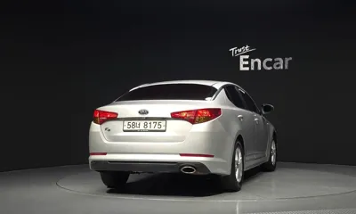Kia K5 2011, 148112 км, за 1431.17 USD
