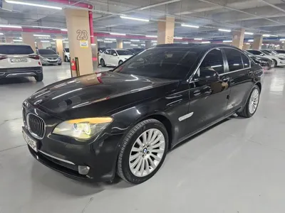 BMW 7-Series · 2012 год