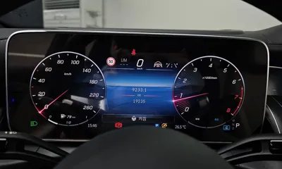 Mercedes-Benz GLC-Class 2024, 19235 км, за 52110.78 USD - фото 8