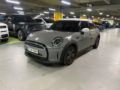 MINI Cooper · 2022 год
