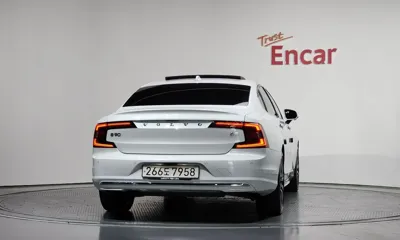Volvo S90 2023, 39456 км, за 27569.91 USD