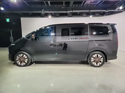 Hyundai Staria 2023, 114242 км, за 21031.54 USD