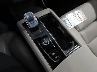 Volvo XC90 2026, 5213 км, за 64329.79 USD - фото 9