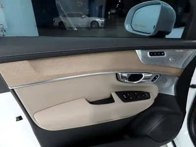 Volvo XC90 2026, 5213 км, за 64329.79 USD - фото 16